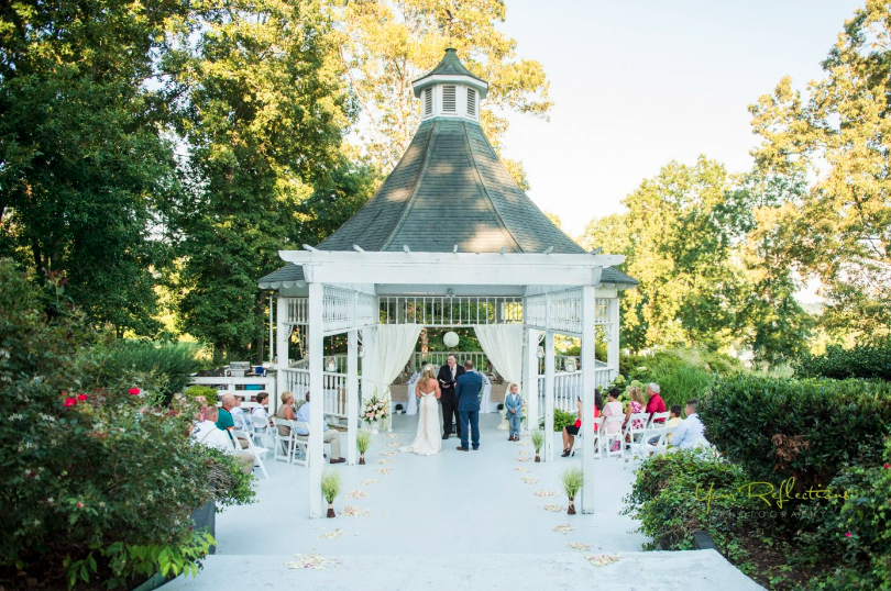 gazebo bride groom