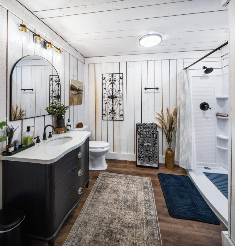 Grooms Suite at opal oak summit in Oakdale, TN