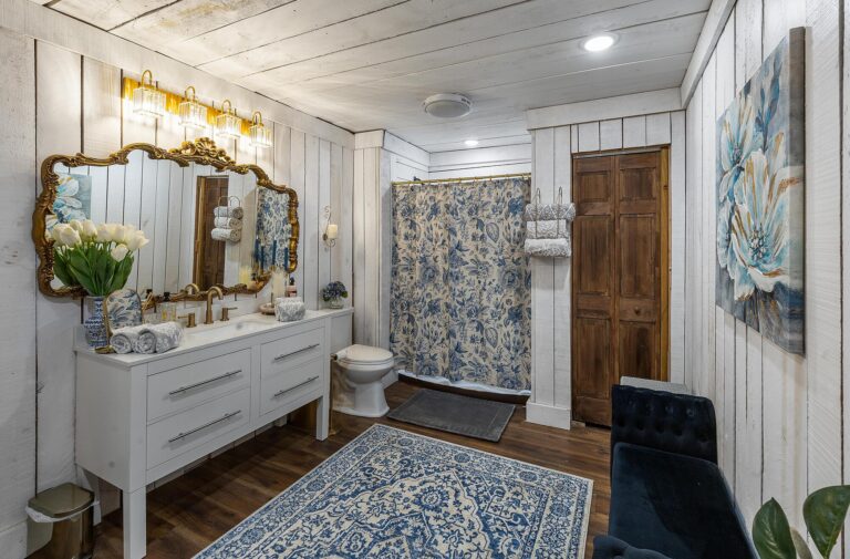 Bridal Suite bathroom at opal oak summit in Oakdale, TN
